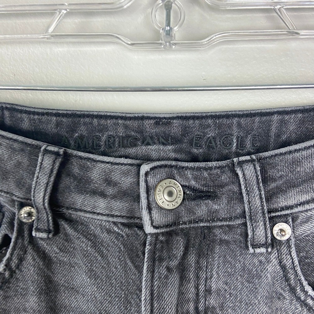 American Eagle Highest Rise Mom Jean Distressed Faded Black Gray Size 2 Regular - Picture 4 of 11